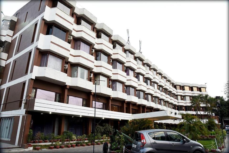 Hotel Samdareeya Pvt Ltd Jabalpur Esterno foto